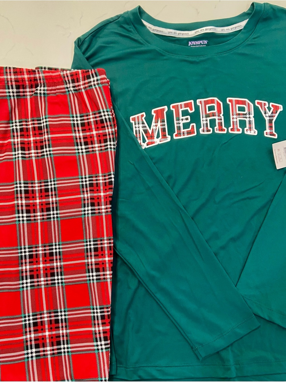 Women's Green 'Merry' Long-Sleeve Pajama Top with Red Plaid Pants